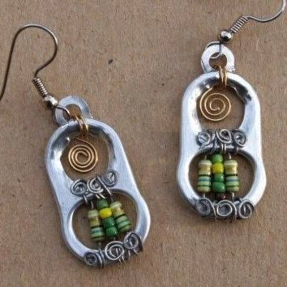 500 Aluminum Pop Top Pull Tabs of varying sizes and colors for crafting - Picture 5 of 6